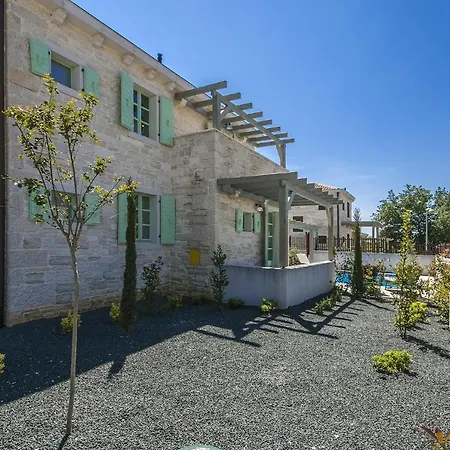 Vila Zadie Μεντουλίν
