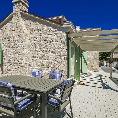 Vila Zadie Μεντουλίν